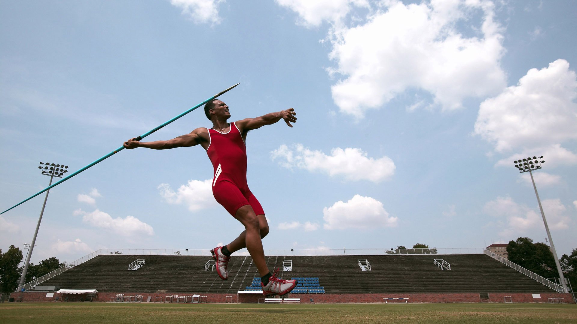 年度焦点之战之夜，萨卡攻防两端的统治艺术